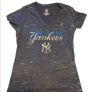 Women’s Yankees T-shirt